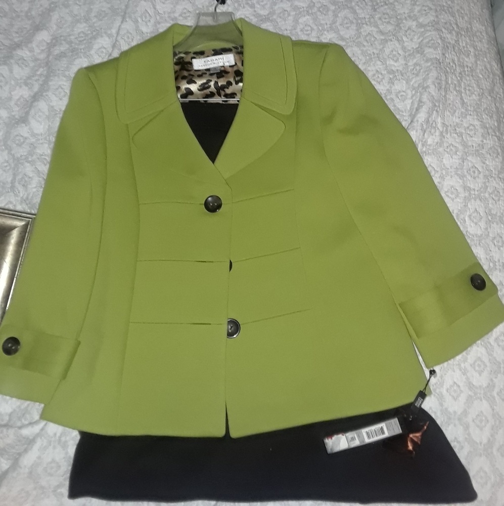 Tahari womens dress suit, jacket, skirt